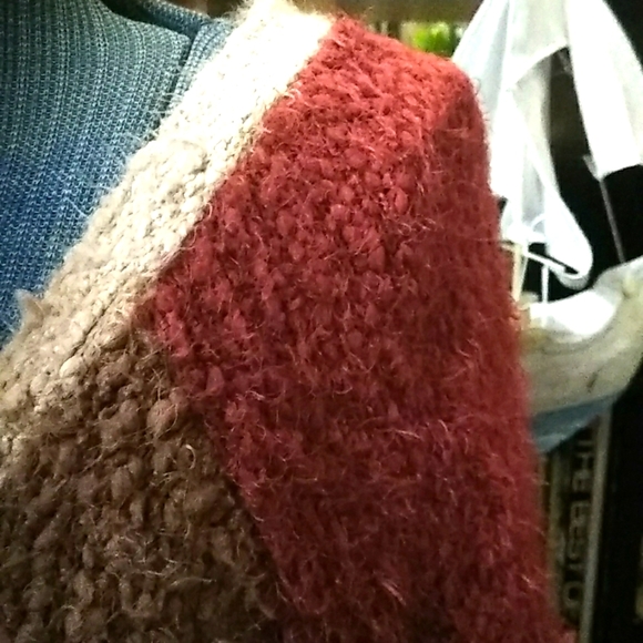 EUC Anthropologie- fuzzy soft color block boyfriend cardi by Moth - Picture 6 of 6